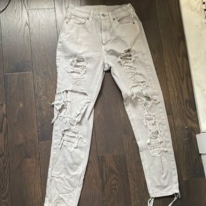 American Eagle Ripped Mom Jeans Grey